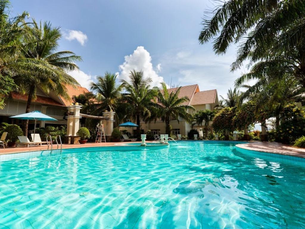 Bể bơi tại Sài Gòn Côn Đảo Resort