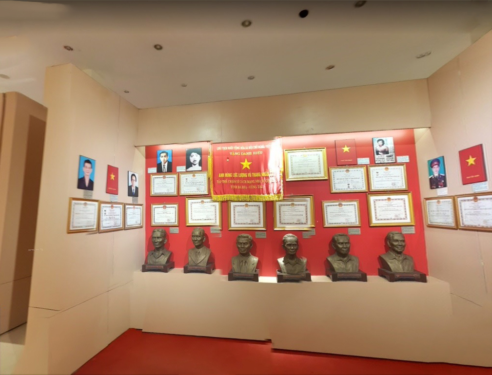 Phòng tưởng nhớ tới những anh hùng liệt sĩ đã hi sinh hết mình vì nền độc lập của dân tộc trong Bảo tàng Côn Đảo