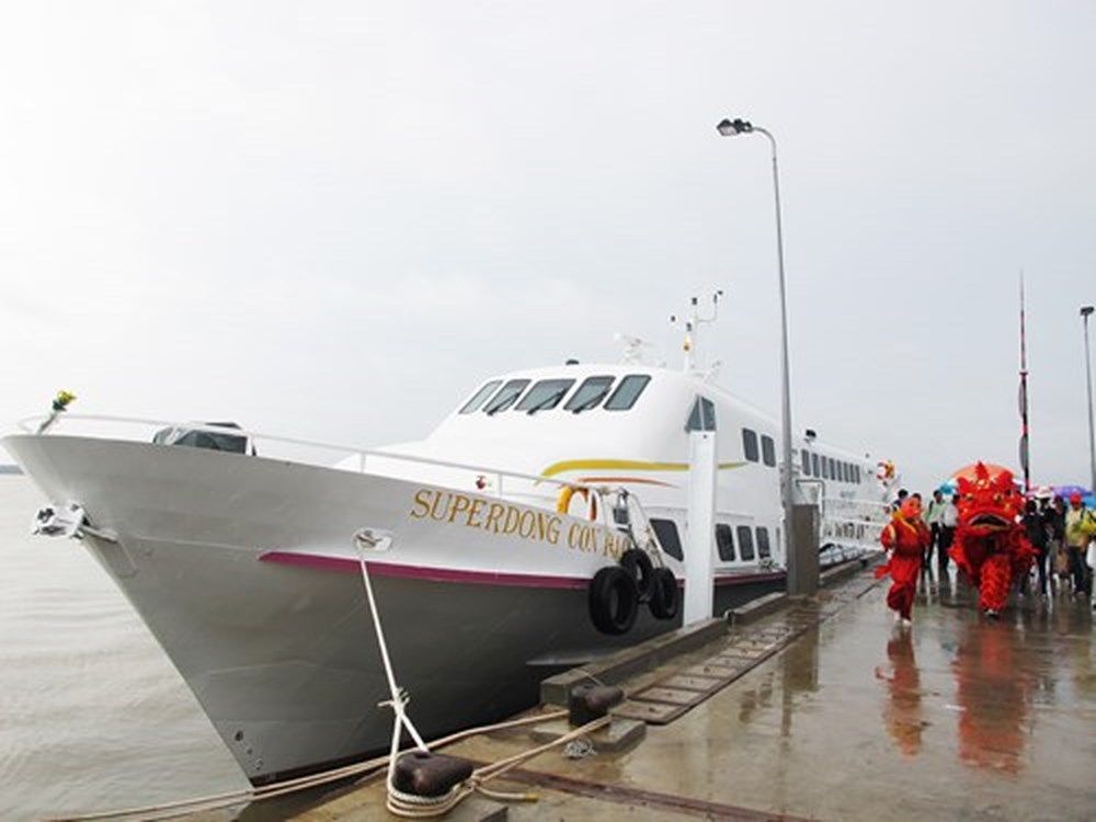 Tàu Superdong ở Cảng Trần Đề